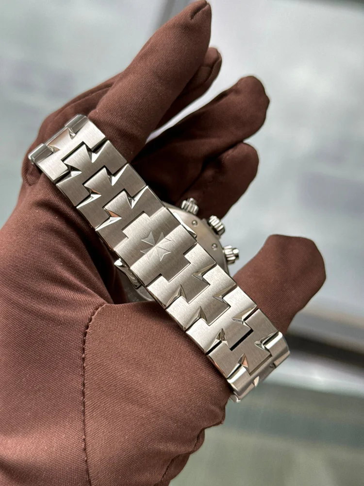 Vacheron Constantin Overseas Chronograph 49150/b01a-9745